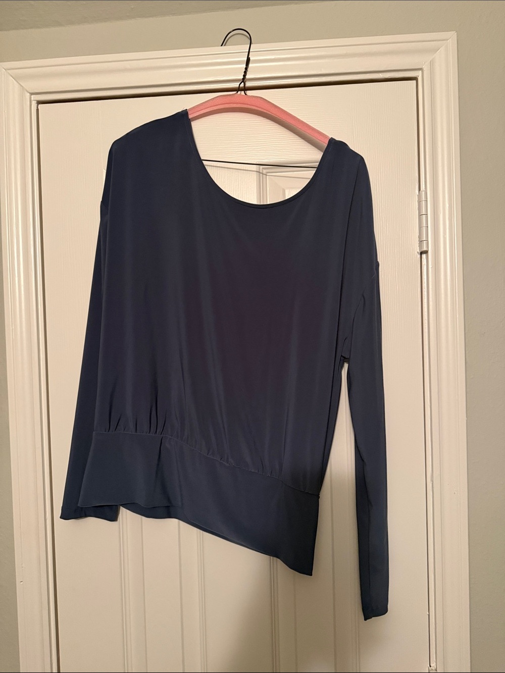White House Black Market Navy Long-Sleeve Asymmetric Hem Top